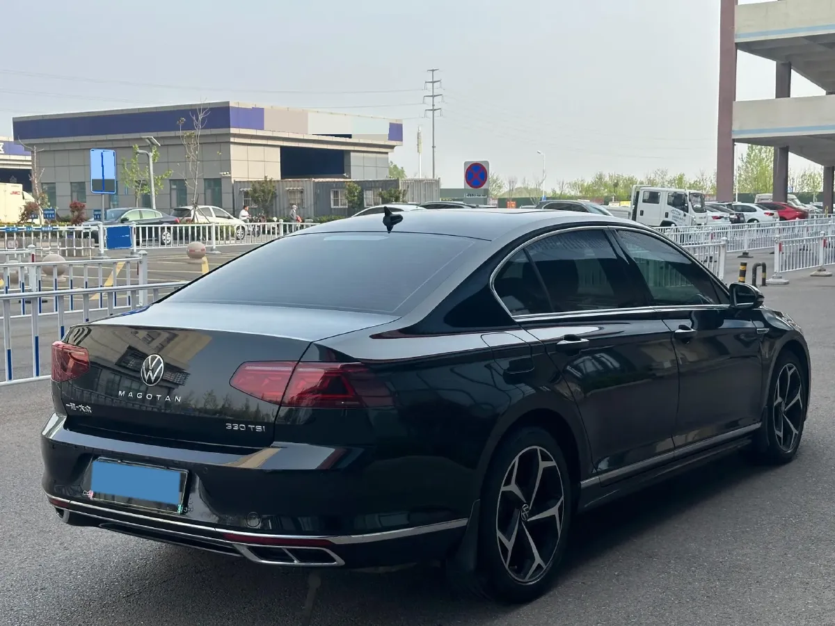 2023 Volkswagen Magotan 2.0T 186HP L4 7DCT,autocango,china used car exporter,china ev exporter,chinese used car exporter,chinese used ev exporter