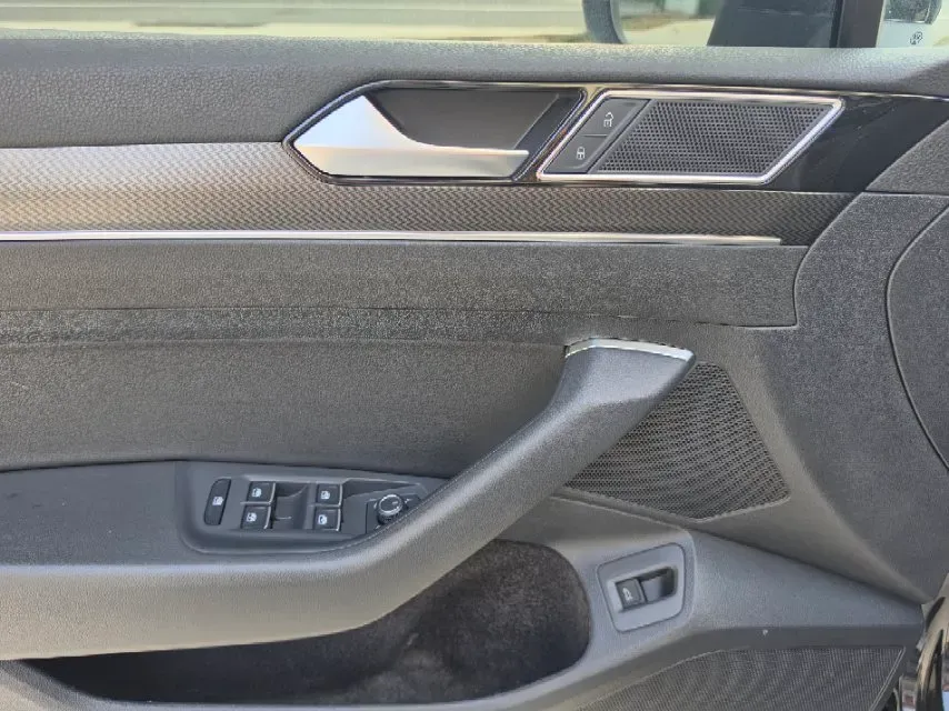 2020 Volkswagen Magotan 2.0T 186HP L4 7DCT,autocango,china used car exporter,china ev exporter,chinese used car exporter,chinese used ev exporter