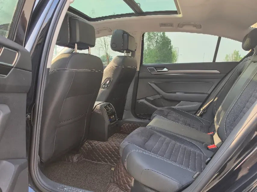 2020 Volkswagen Magotan 2.0T 186HP L4 7DCT,autocango,china used car exporter,china ev exporter,chinese used car exporter,chinese used ev exporter