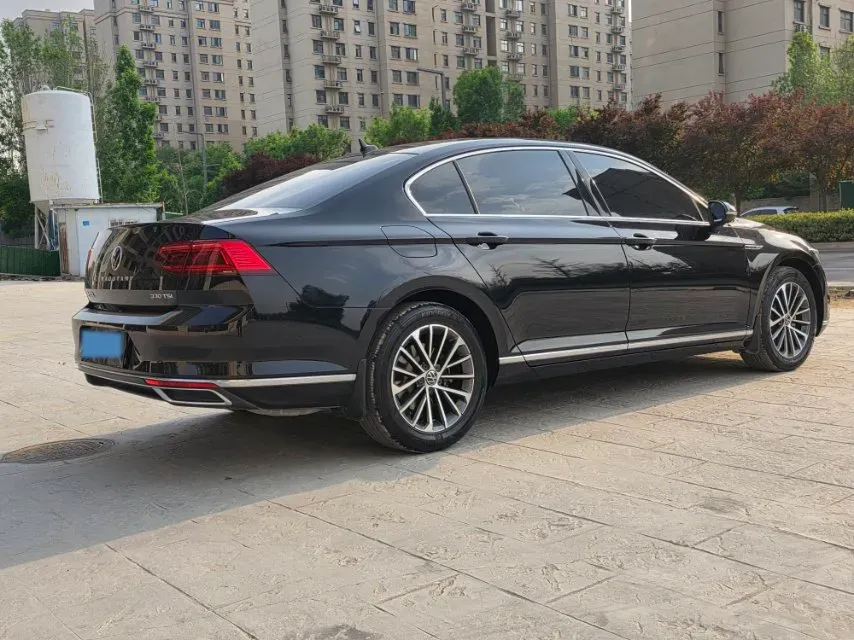 2020 Volkswagen Magotan 2.0T 186HP L4 7DCT,autocango,china used car exporter,china ev exporter,chinese used car exporter,chinese used ev exporter