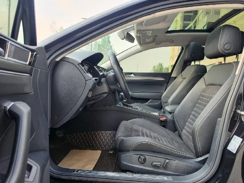 2020 Volkswagen Magotan 2.0T 186HP L4 7DCT,autocango,china used car exporter,china ev exporter,chinese used car exporter,chinese used ev exporter