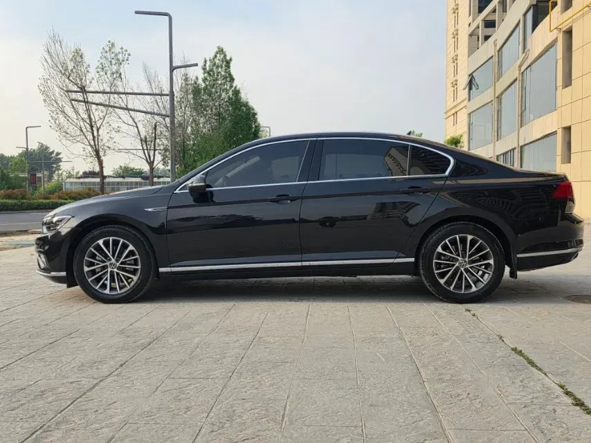 2020 Volkswagen Magotan 2.0T 186HP L4 7DCT,autocango,china used car exporter,china ev exporter,chinese used car exporter,chinese used ev exporter