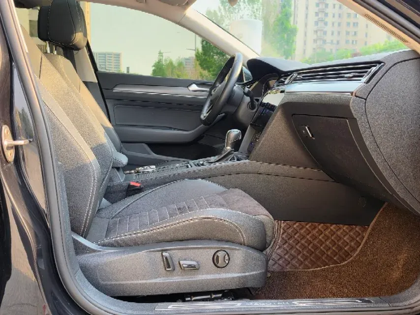 2020 Volkswagen Magotan 2.0T 186HP L4 7DCT,autocango,china used car exporter,china ev exporter,chinese used car exporter,chinese used ev exporter