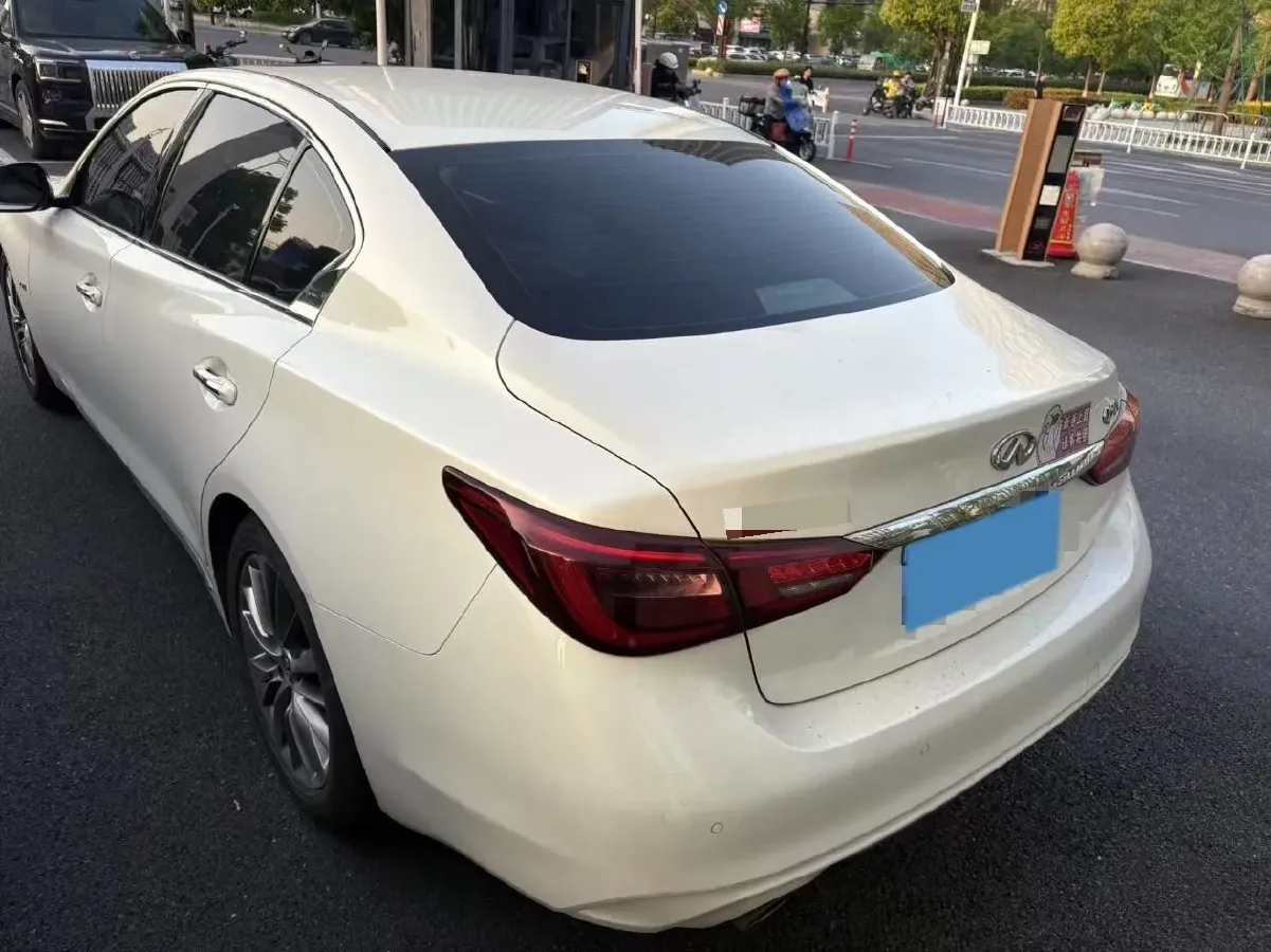 2018 Jeep Grand Commander 2.0T 265HP L4 9AT,autocango,china used car exporter,china ev exporter,chinese used car exporter,chinese used ev exporter