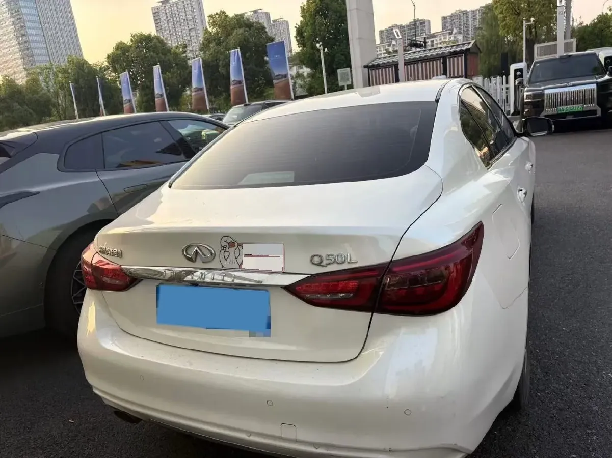 2018 Jeep Grand Commander 2.0T 265HP L4 9AT,autocango,china used car exporter,china ev exporter,chinese used car exporter,chinese used ev exporter