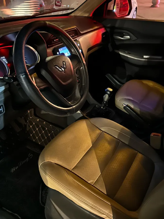 2018 WuLing HongGuang 1.5L 105HP L4 5MT,autocango,china used car exporter,china ev exporter,chinese used car exporter,chinese used ev exporter