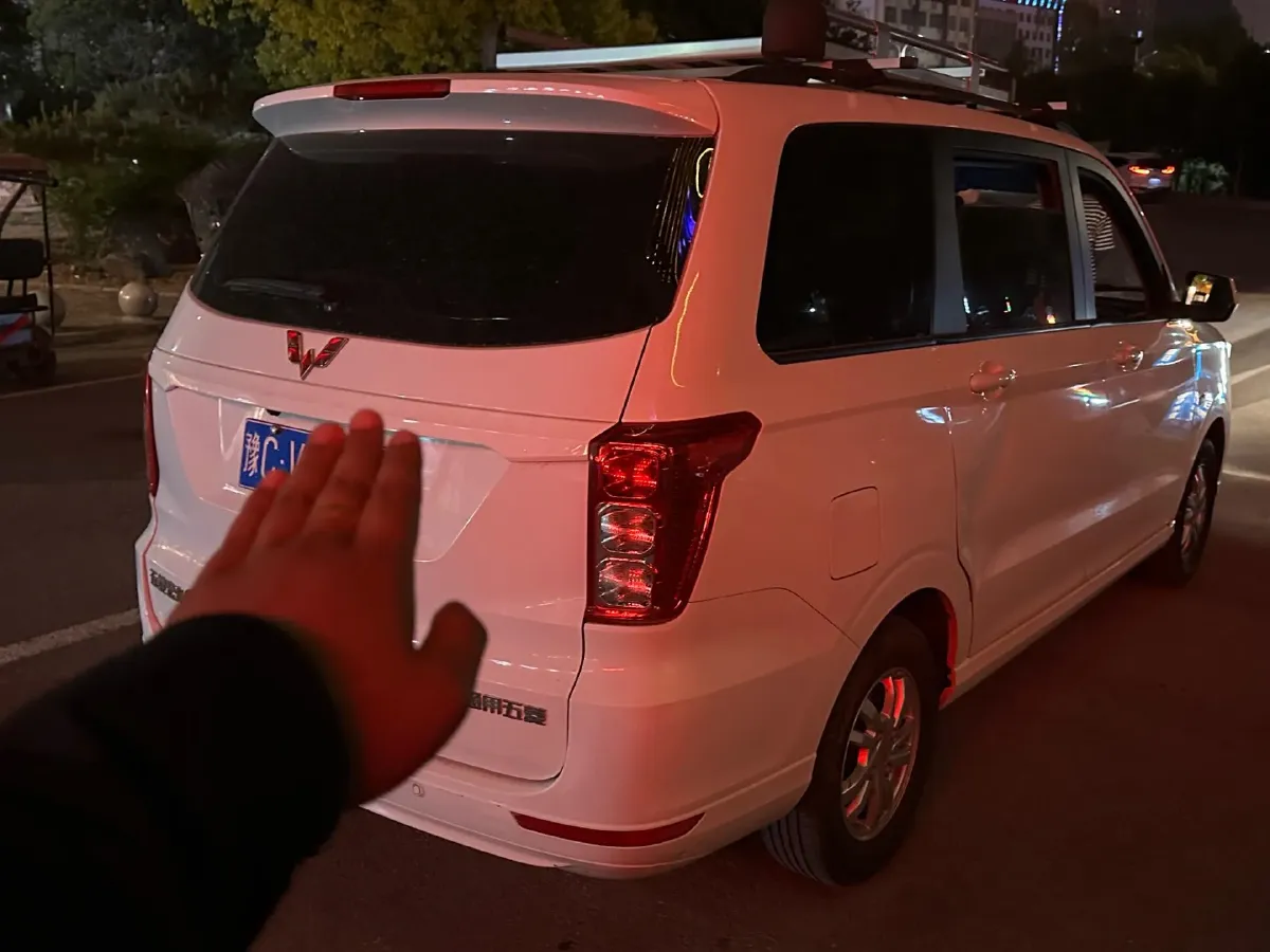 2018 WuLing HongGuang 1.5L 105HP L4 5MT,autocango,china used car exporter,china ev exporter,chinese used car exporter,chinese used ev exporter