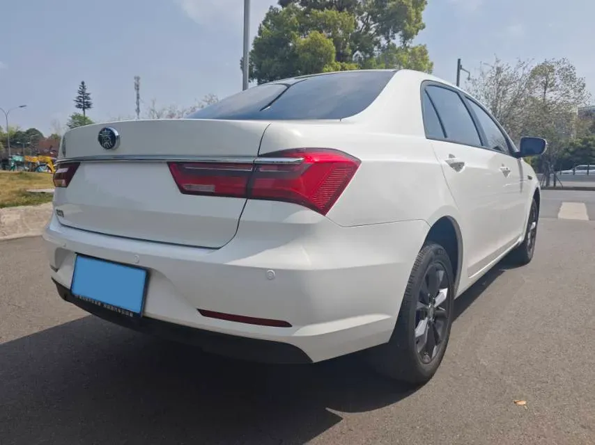 2019 BYD Qin Pro 1.5T 160HP L4 6MT,autocango,china used car exporter,china ev exporter,chinese used car exporter,chinese used ev exporter