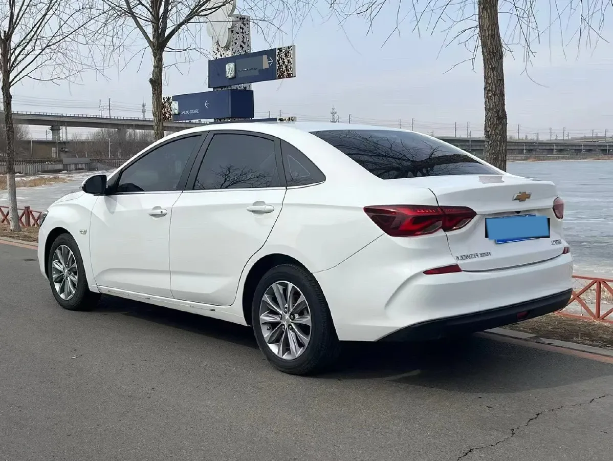 2022 Chevrolet Monza 1.5L 113HP L4 6AT,autocango,china used car exporter,china ev exporter,chinese used car exporter,chinese used ev exporter