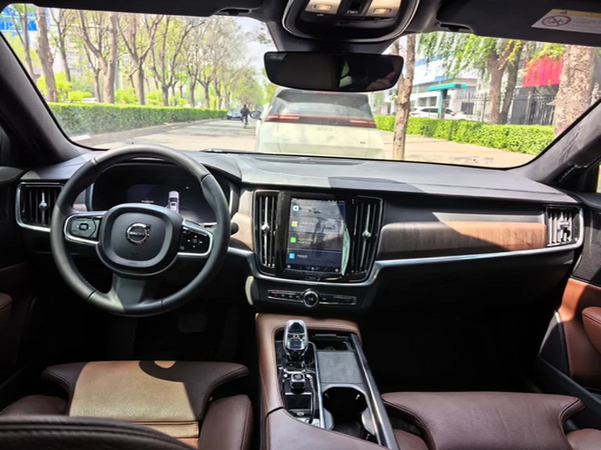 2025 Volvo S90 2.0T 250HP L4 8AT,autocango,china used car exporter,china ev exporter,chinese used car exporter,chinese used ev exporter