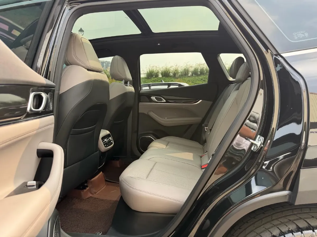 2025 Geely StarRay 1.5T 181HP L4 7DCT,autocango,china used car exporter,china ev exporter,chinese used car exporter,chinese used ev exporter