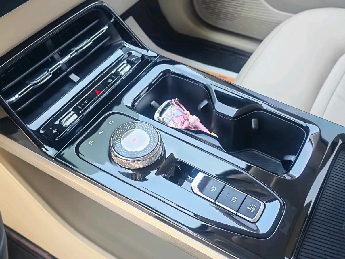 2023 WuLing XingGuang 1.5L 106HP L4 E-CVT PHEV 20.5KWH,autocango,china used car exporter,china ev exporter,chinese used car exporter,chinese used ev exporter