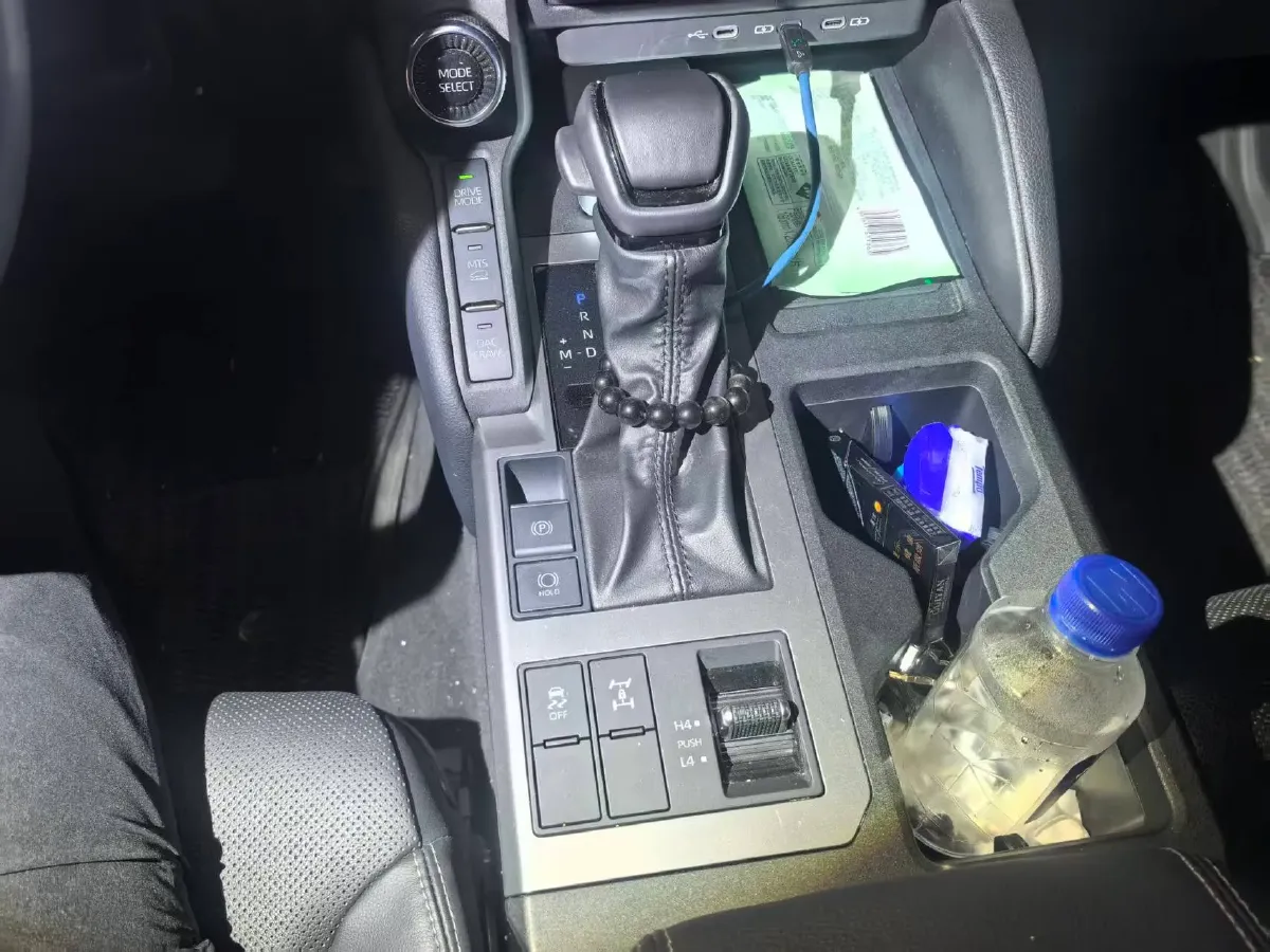 2024 Toyota Land Cruiser Prado 2.4T 282HP L4 8AT Hybrid,autocango,china used car exporter,china ev exporter,chinese used car exporter,chinese used ev exporter