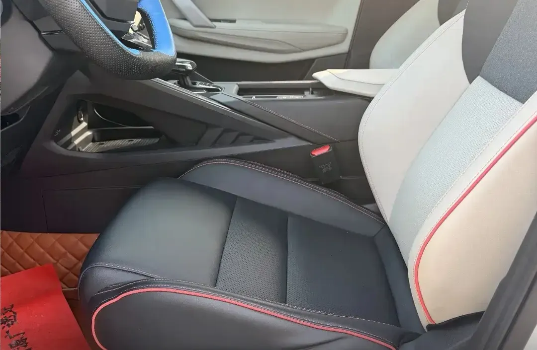 2020 LYNK&CO 06 1.5T 177HP L3 7DCT,autocango,china used car exporter,china ev exporter,chinese used car exporter,chinese used ev exporter