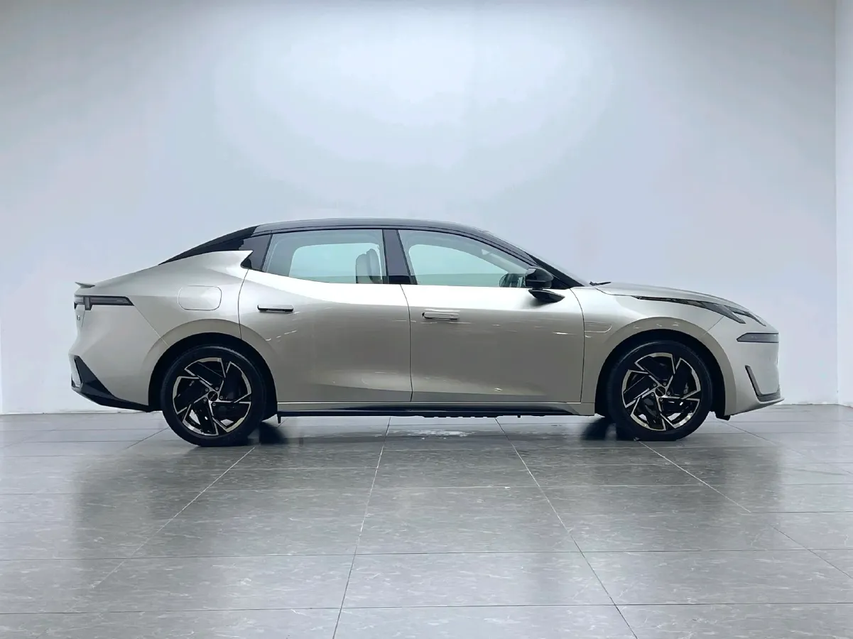 2024 LYNK&CO 07 EM-P 1.5T 163HP L4 3DHT PHEV 18.99KWH,autocango,china used car exporter,china ev exporter,chinese used car exporter,chinese used ev exporter