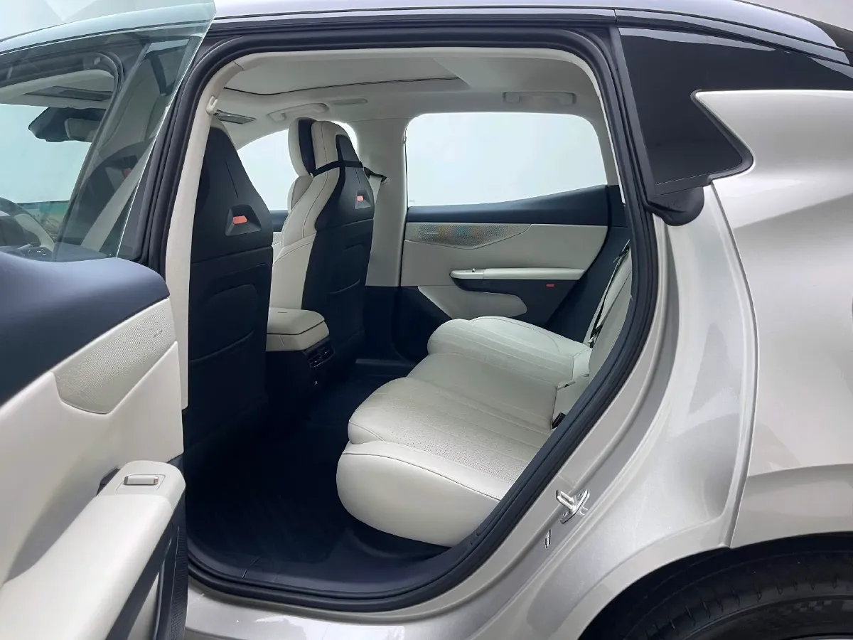 2024 LYNK&CO 07 EM-P 1.5T 163HP L4 3DHT PHEV 18.99KWH,autocango,china used car exporter,china ev exporter,chinese used car exporter,chinese used ev exporter