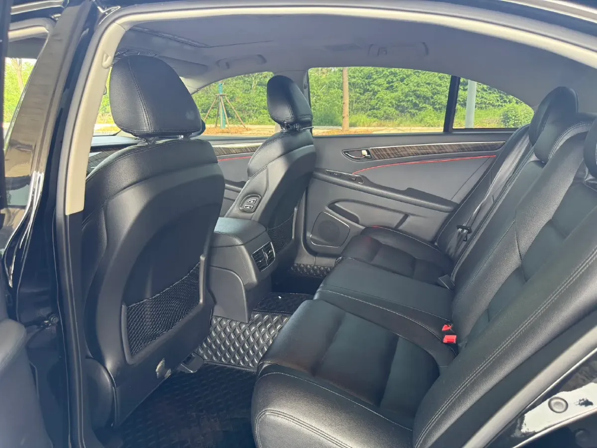 2021 HongQi H7 1.8T 188HP L4 6AT,autocango,china used car exporter,china ev exporter,chinese used car exporter,chinese used ev exporter