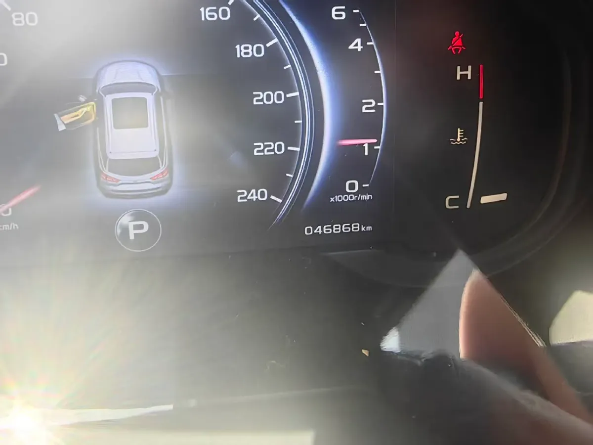 2020 Roewe i6 1.5T 169HP L4 7DCT,autocango,china used car exporter,china ev exporter,chinese used car exporter,chinese used ev exporter