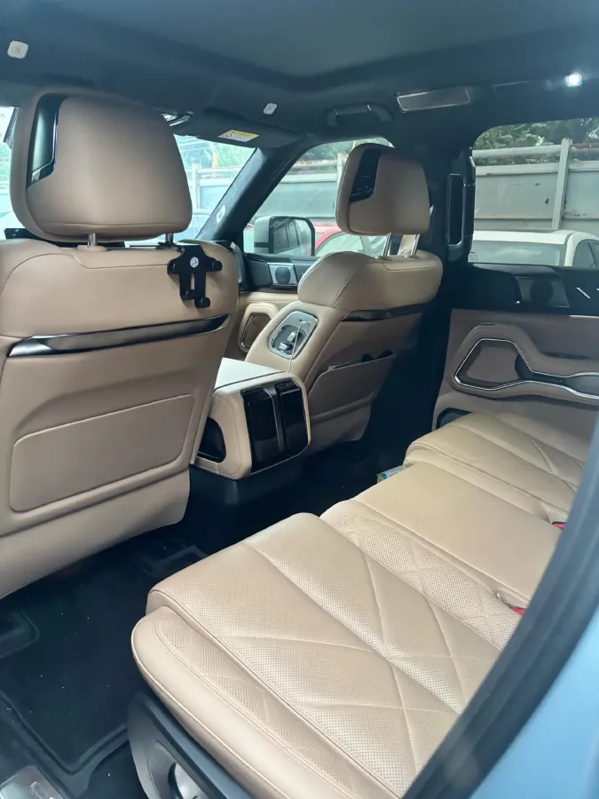 2025 FangChengBao Bao 8 2.0T 245HP L4 E-CVT PHEV 36.8KWH,autocango,china used car exporter,china ev exporter,chinese used car exporter,chinese used ev exporter