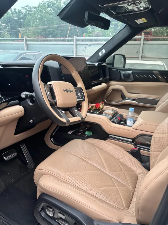 2025 FangChengBao Bao 8 2.0T 245HP L4 E-CVT PHEV 36.8KWH,autocango,china used car exporter,china ev exporter,chinese used car exporter,chinese used ev exporter