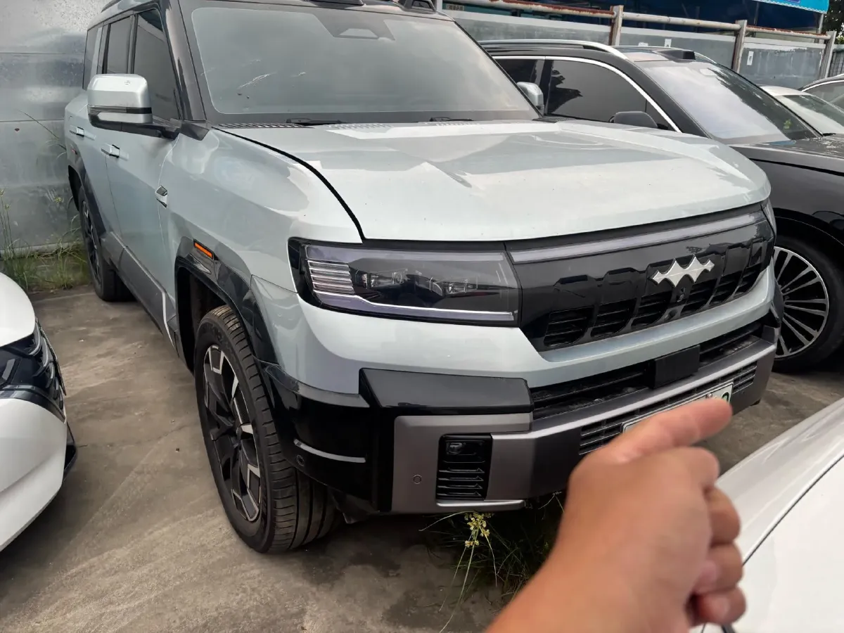 2025 FangChengBao Bao 8 2.0T 245HP L4 E-CVT PHEV 36.8KWH,autocango,china used car exporter,china ev exporter,chinese used car exporter,chinese used ev exporter