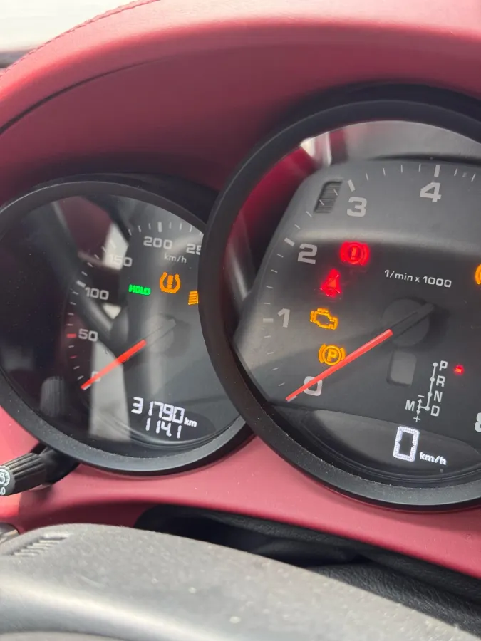 2022 Porsche 718 2.0T 250HP H4 7DCT,autocango,china used car exporter,china ev exporter,chinese used car exporter,chinese used ev exporter