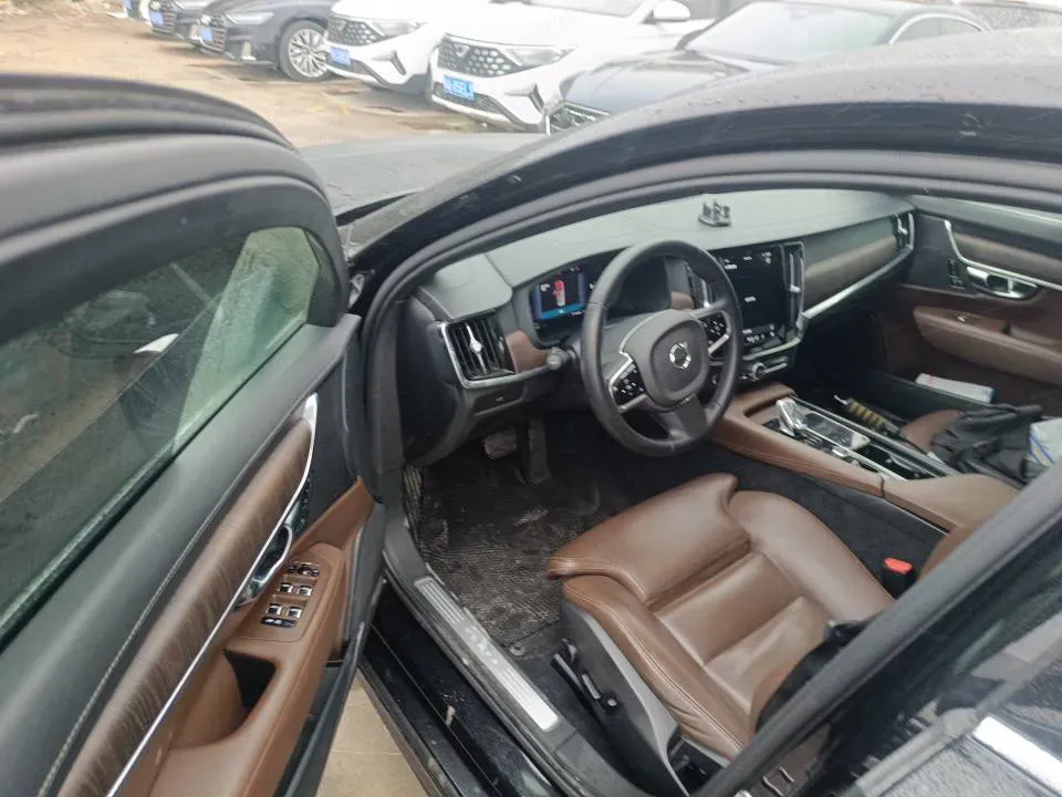 2023 Volvo S90 2.0T 250HP L4 8AT,autocango,china used car exporter,china ev exporter,chinese used car exporter,chinese used ev exporter
