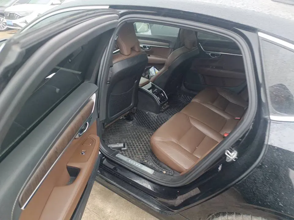 2023 Volvo S90 2.0T 250HP L4 8AT,autocango,china used car exporter,china ev exporter,chinese used car exporter,chinese used ev exporter