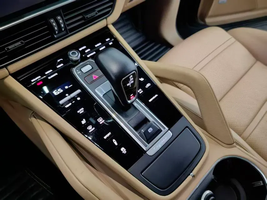 2018 Land Rover Range Rover Velar 3.0T 380HP V6 8AT,autocango,china used car exporter,china ev exporter,chinese used car exporter,chinese used ev exporter