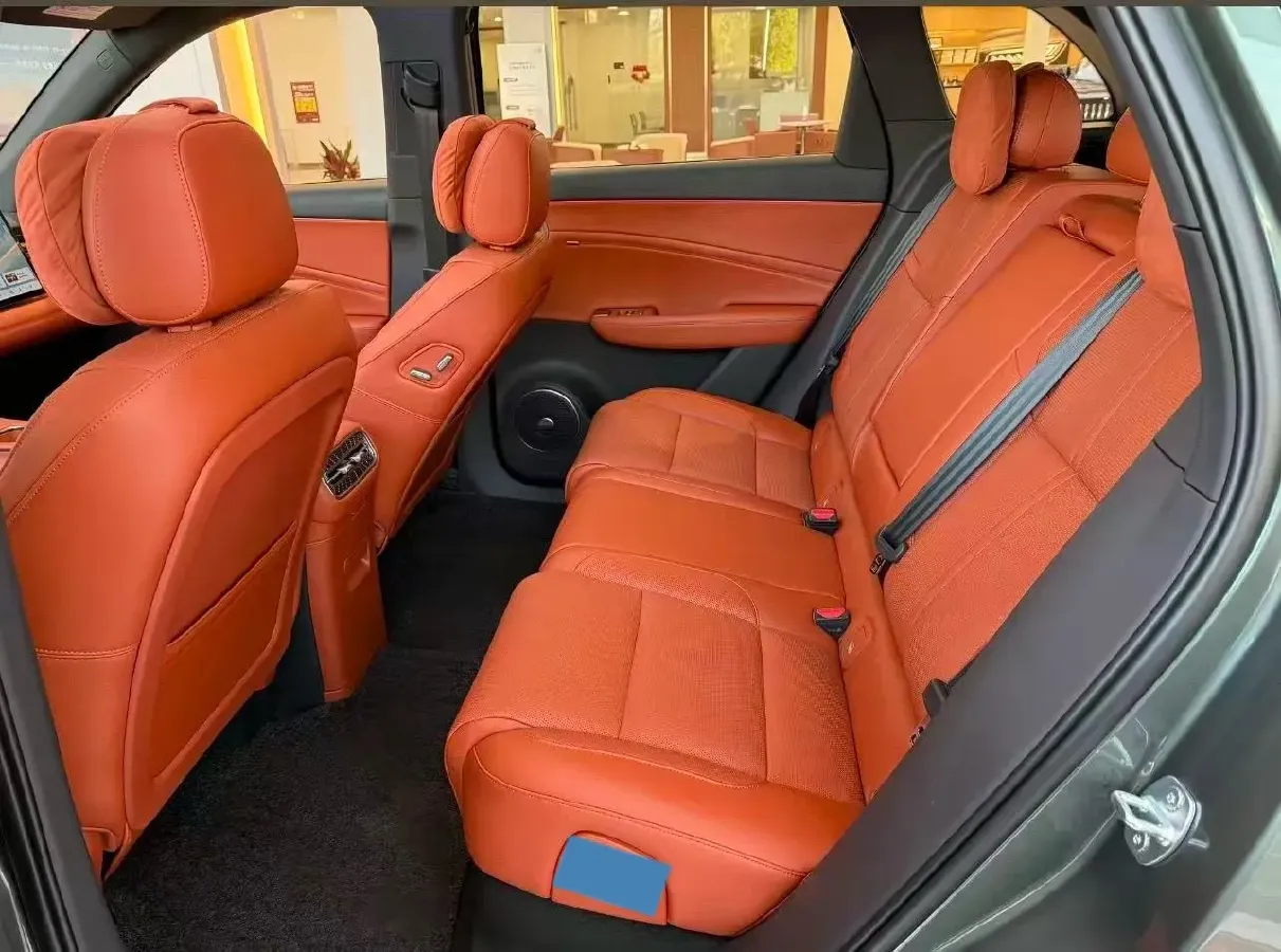 2026 HongQi HS6 PHEV 1.5T 150HP L4 1DHT PHEV,autocango,china used car exporter,china ev exporter,chinese used car exporter,chinese used ev exporter