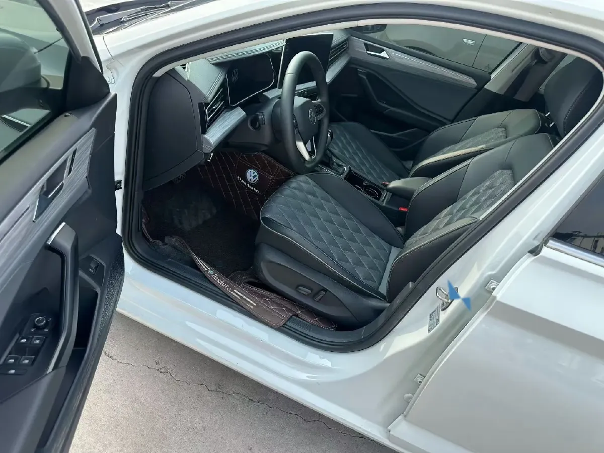 2024 Volkswagen Sagitar 1.5T 160HP L4 7DCT,autocango,china used car exporter,china ev exporter,chinese used car exporter,chinese used ev exporter