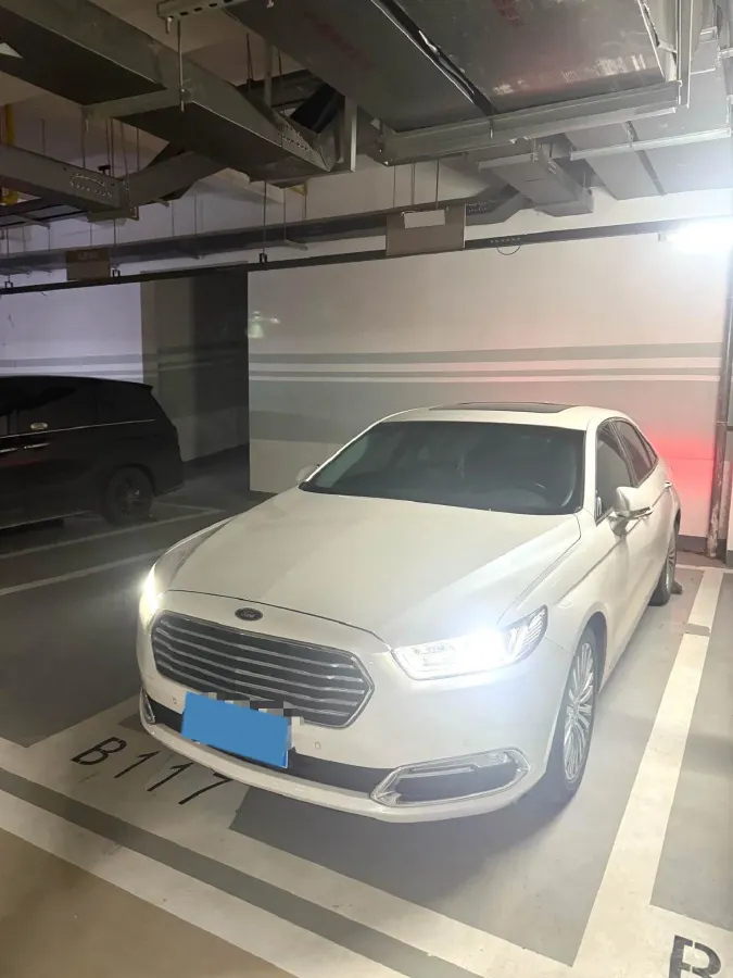 2018 Ford Taurus 2.0T 234HP L4 6AT,autocango,china used car exporter,china ev exporter,chinese used car exporter,chinese used ev exporter