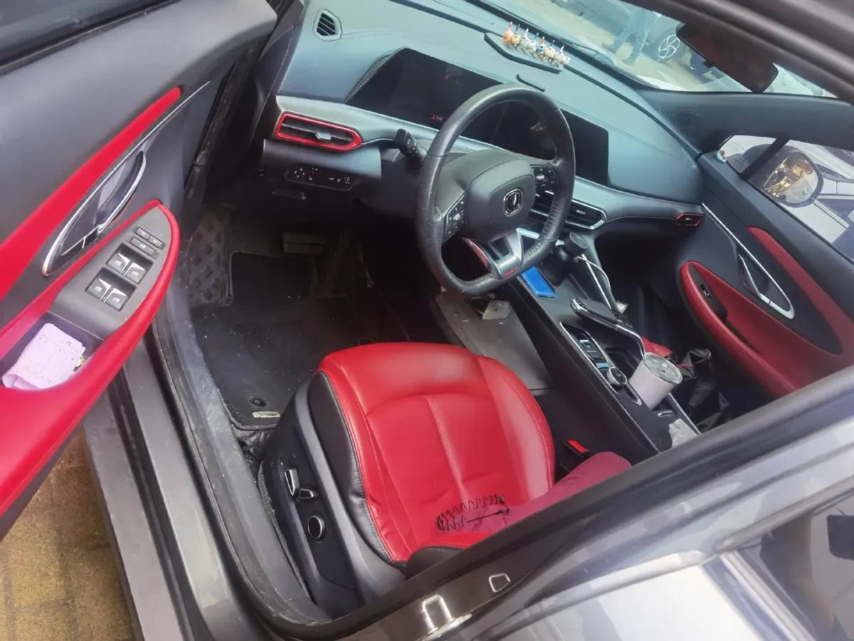 2021 ChangAn UNI-T 1.5T 180HP L4 7DCT,autocango,china used car exporter,china ev exporter,chinese used car exporter,chinese used ev exporter