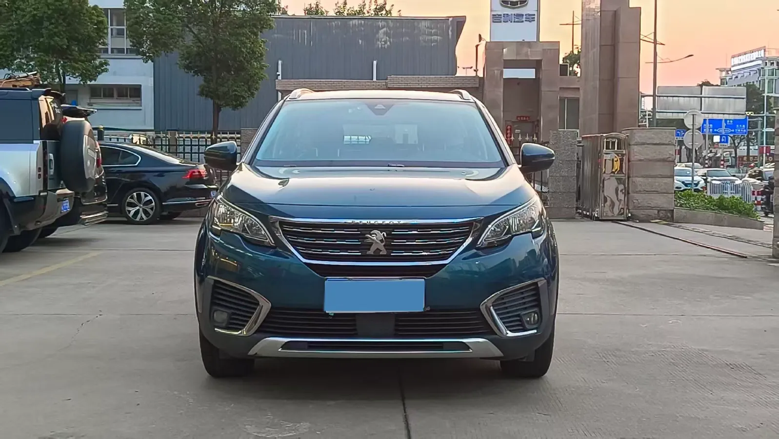 2017 Peugeot 5008 1.6T 167HP L4 6AT,autocango,china used car exporter,china ev exporter,chinese used car exporter,chinese used ev exporter