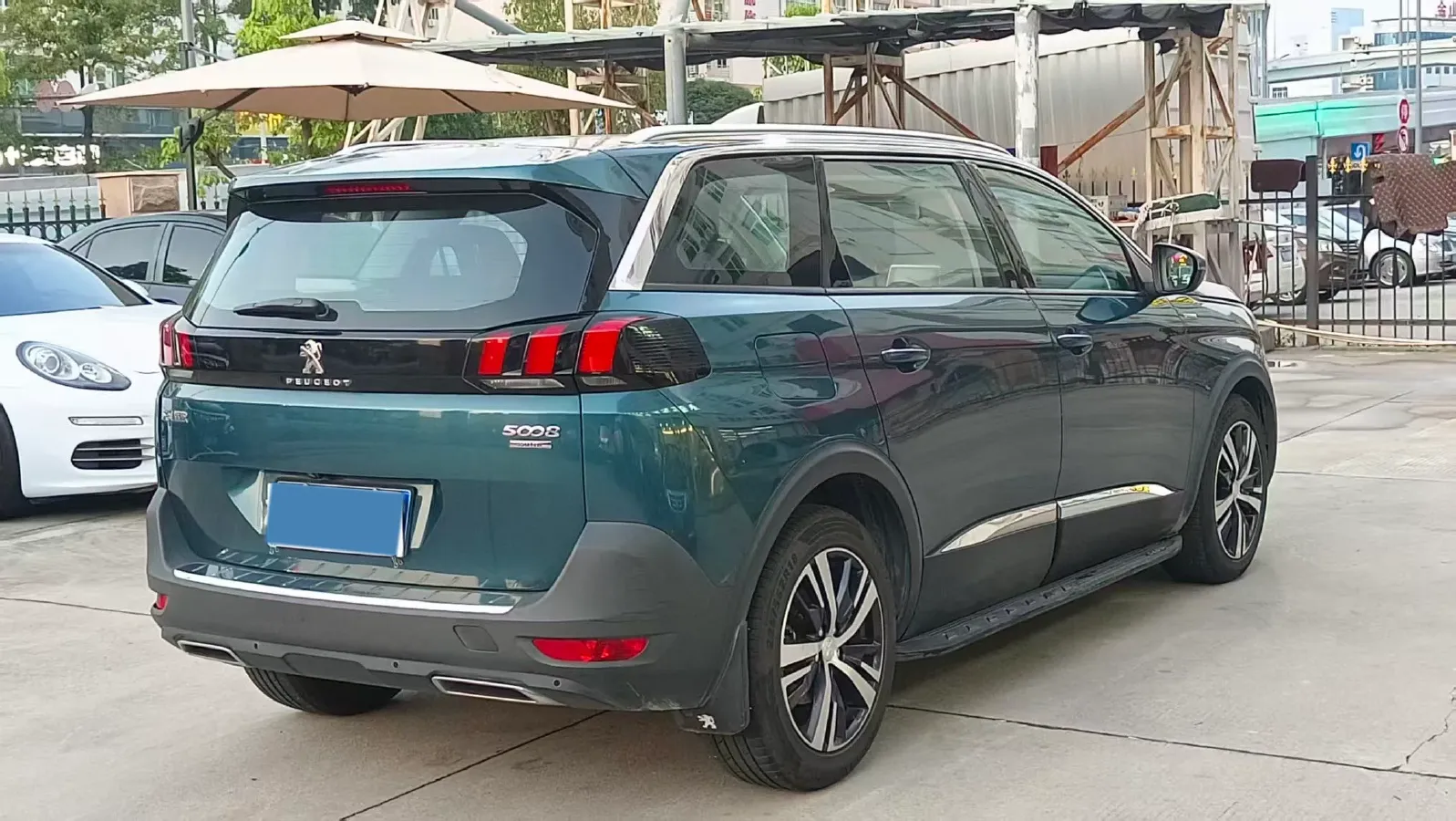 2017 Peugeot 5008 1.6T 167HP L4 6AT,autocango,china used car exporter,china ev exporter,chinese used car exporter,chinese used ev exporter