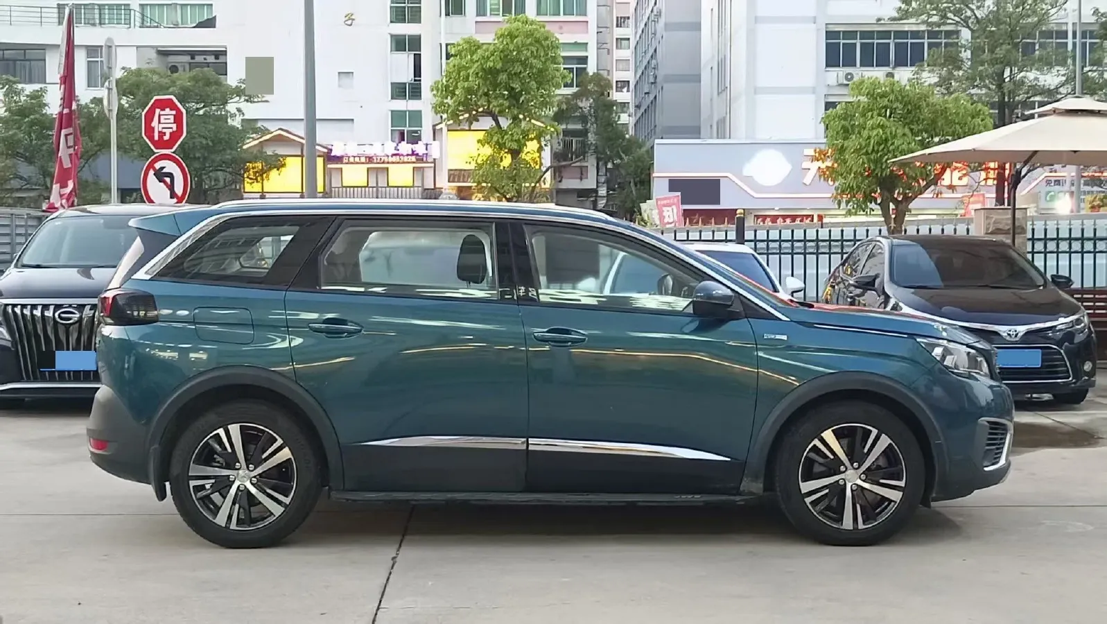2017 Peugeot 5008 1.6T 167HP L4 6AT,autocango,china used car exporter,china ev exporter,chinese used car exporter,chinese used ev exporter