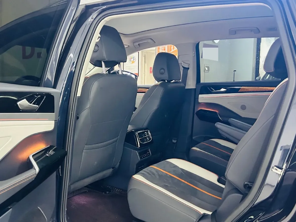 2021 Volkswagen ID.6 Crozz BEV 84.8KWH,autocango,china used car exporter,china ev exporter,chinese used car exporter,chinese used ev exporter