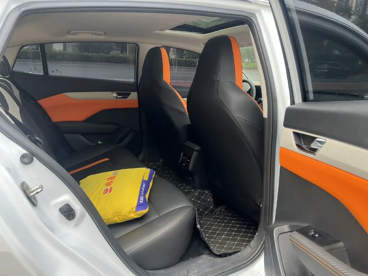 2023 DongFeng Aeolus YiXuan 1.5L 125HP L4 6DCT,autocango,china used car exporter,china ev exporter,chinese used car exporter,chinese used ev exporter