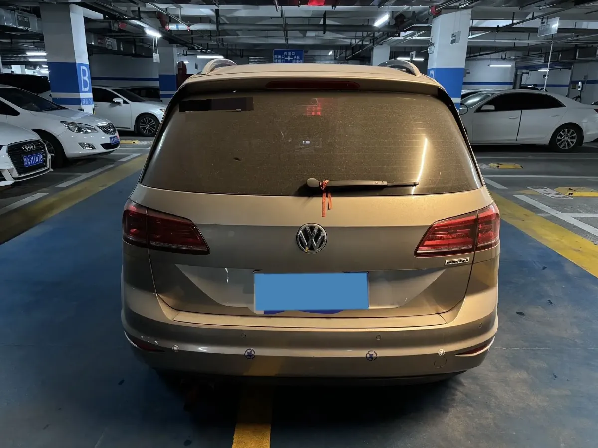 2018 Volkswagen Golf Sportsvan 1.4T 131HP L4 5MT,autocango,china used car exporter,china ev exporter,chinese used car exporter,chinese used ev exporter