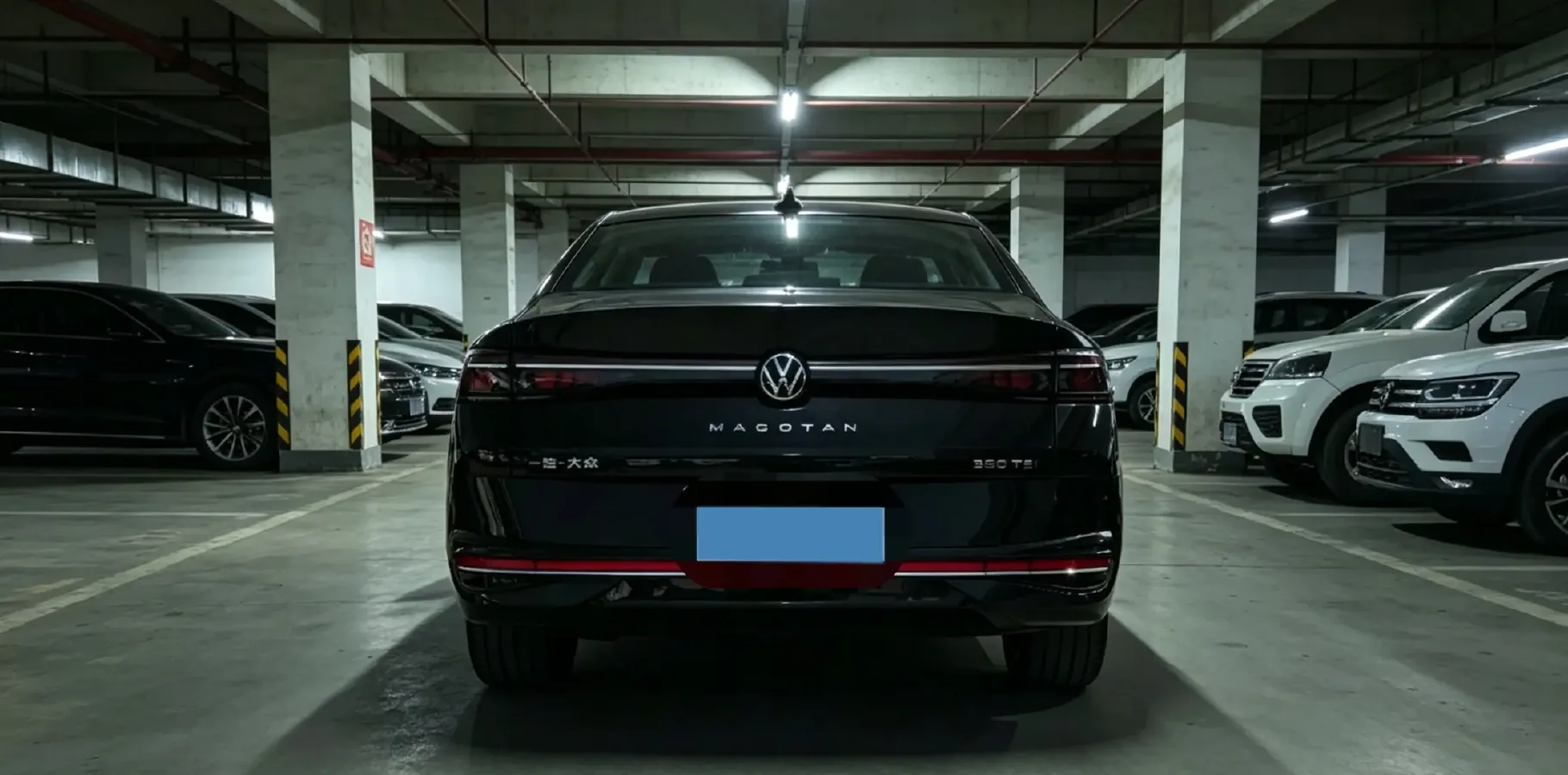 2024 Volkswagen Magotan 2.0T 220HP L4 7DCT,autocango,china used car exporter,china ev exporter,chinese used car exporter,chinese used ev exporter