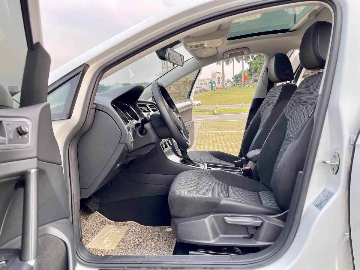 2020 Volkswagen Golf 1.4T 150HP L4 7DCT,autocango,china used car exporter,china ev exporter,chinese used car exporter,chinese used ev exporter