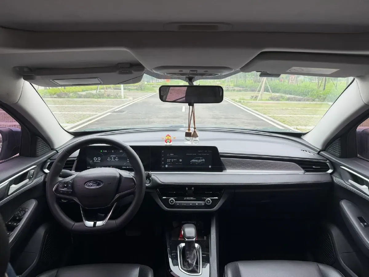 2021 Ford Escort 1.5L 122HP L3 6AT,autocango,china used car exporter,china ev exporter,chinese used car exporter,chinese used ev exporter