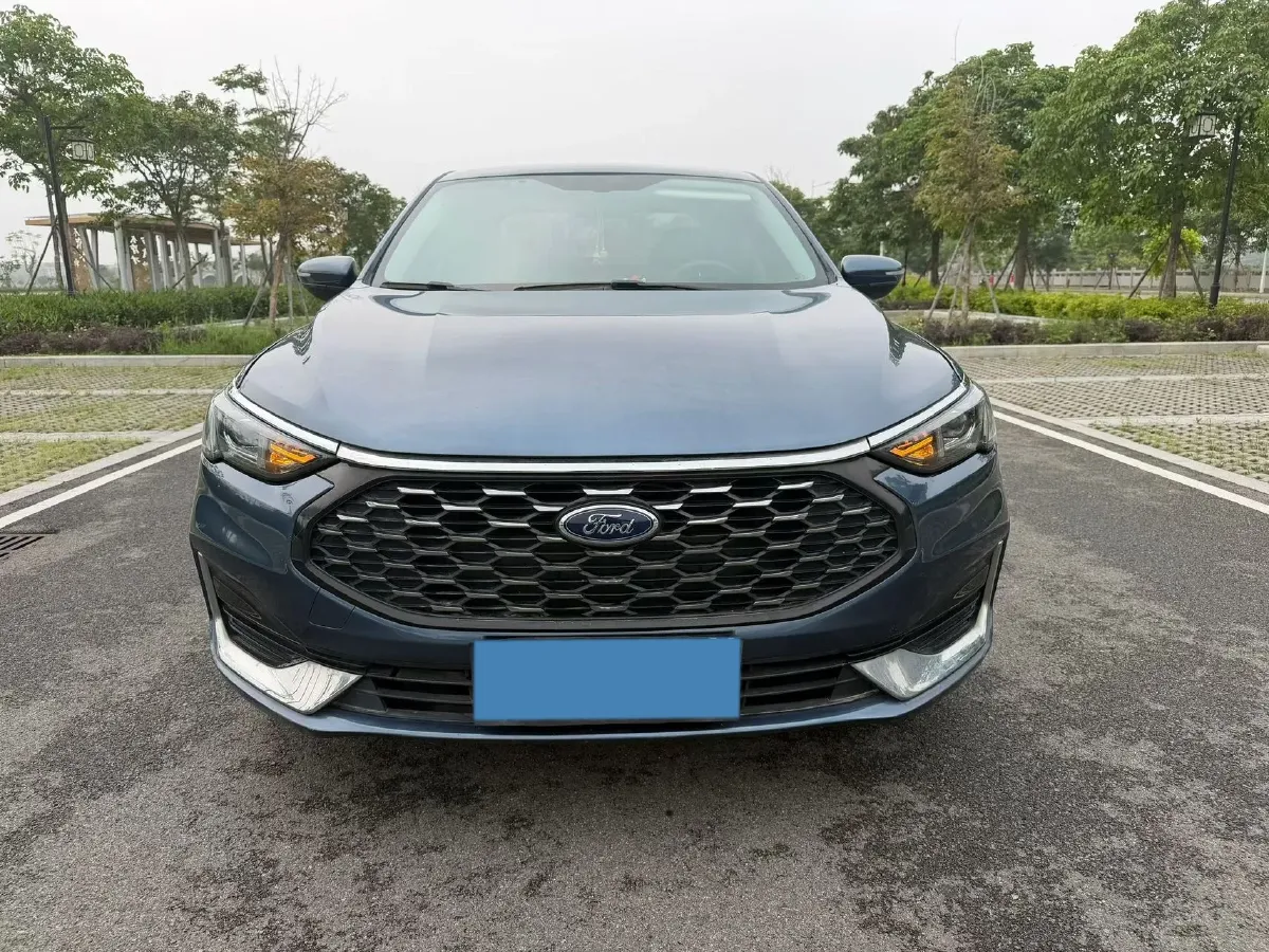 2021 Ford Escort 1.5L 122HP L3 6AT,autocango,china used car exporter,china ev exporter,chinese used car exporter,chinese used ev exporter