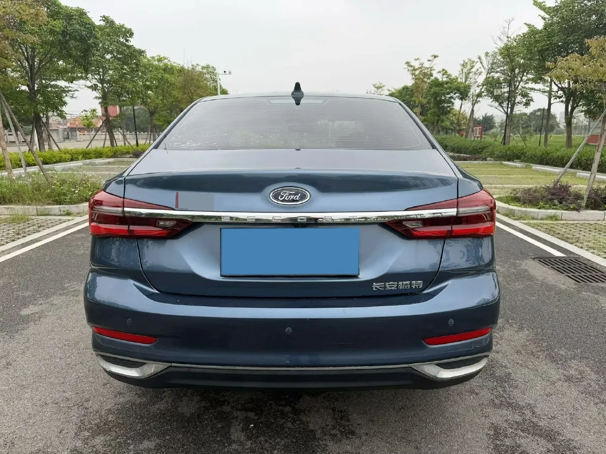 2021 Ford Escort 1.5L 122HP L3 6AT,autocango,china used car exporter,china ev exporter,chinese used car exporter,chinese used ev exporter