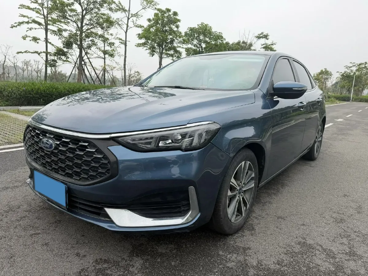 2021 Ford Escort 1.5L 122HP L3 6AT,autocango,china used car exporter,china ev exporter,chinese used car exporter,chinese used ev exporter