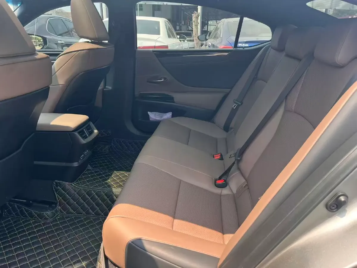 2023 Lexus ES 2.0L 173HP L4 CVT,autocango,china used car exporter,china ev exporter,chinese used car exporter,chinese used ev exporter