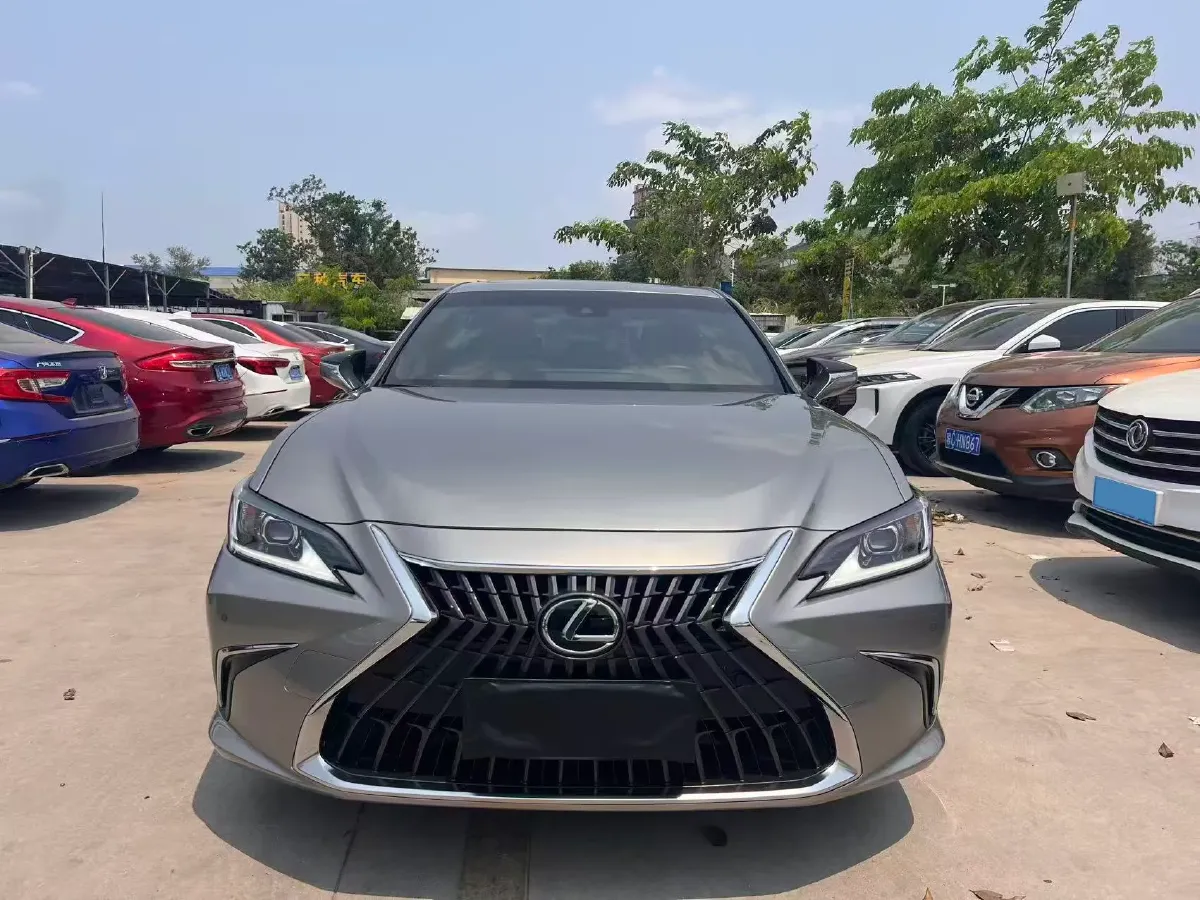 2023 Lexus ES 2.0L 173HP L4 CVT,autocango,china used car exporter,china ev exporter,chinese used car exporter,chinese used ev exporter