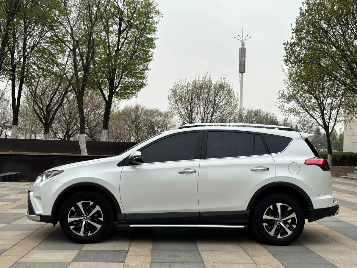 2016 Mitsubishi Outlander 2.0L 150HP L4 CVT,autocango,china used car exporter,china ev exporter,chinese used car exporter,chinese used ev exporter