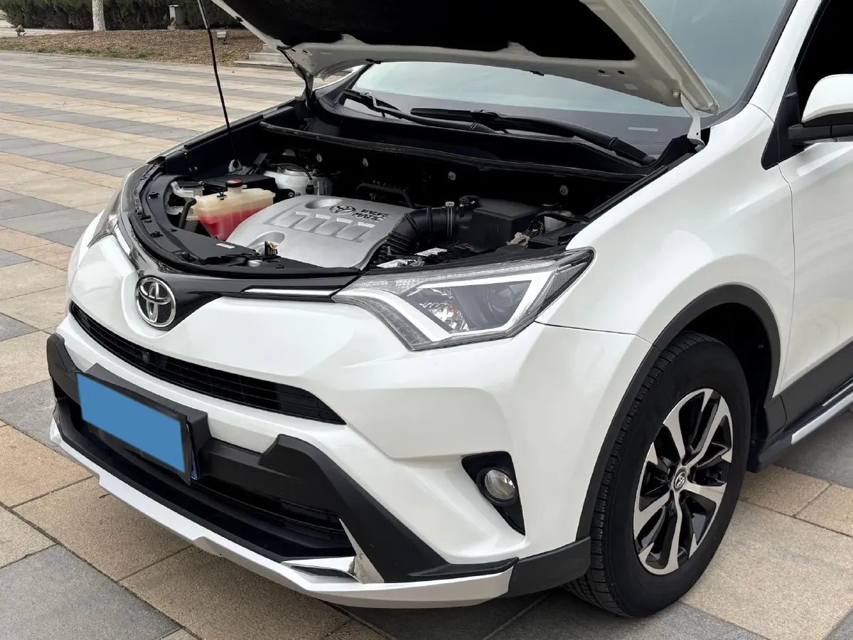 2016 Mitsubishi Outlander 2.0L 150HP L4 CVT,autocango,china used car exporter,china ev exporter,chinese used car exporter,chinese used ev exporter