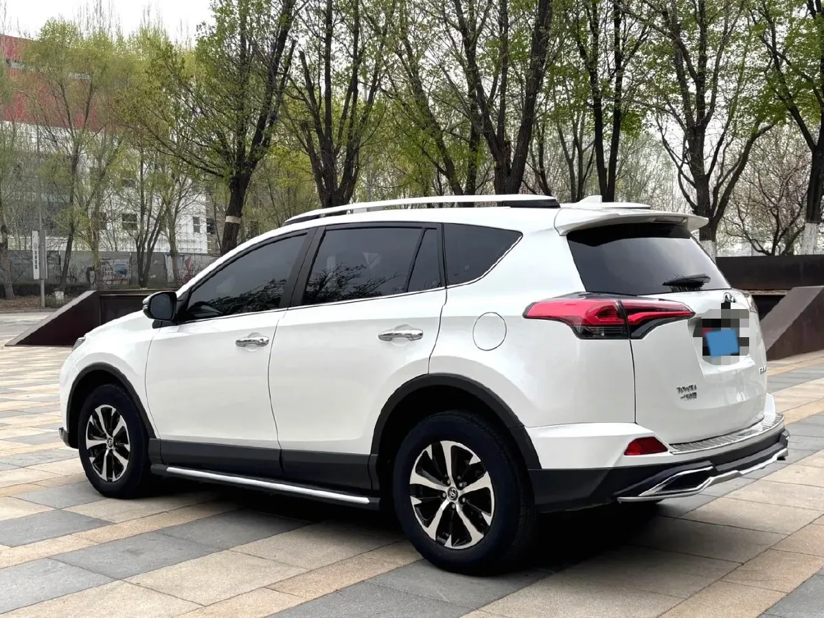2016 Mitsubishi Outlander 2.0L 150HP L4 CVT,autocango,china used car exporter,china ev exporter,chinese used car exporter,chinese used ev exporter